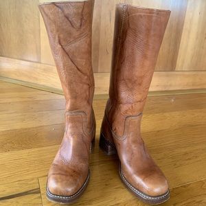 Frye campus 14L boots in excellent condition